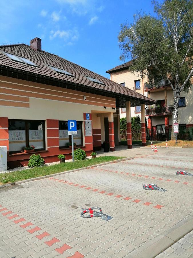 Pokoje Goscinne Z Lazienkami Niepołomice Exterior foto